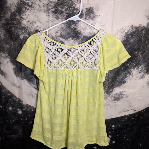Kirra Lemon Yello Flowy Top - Picture 2 of 7
